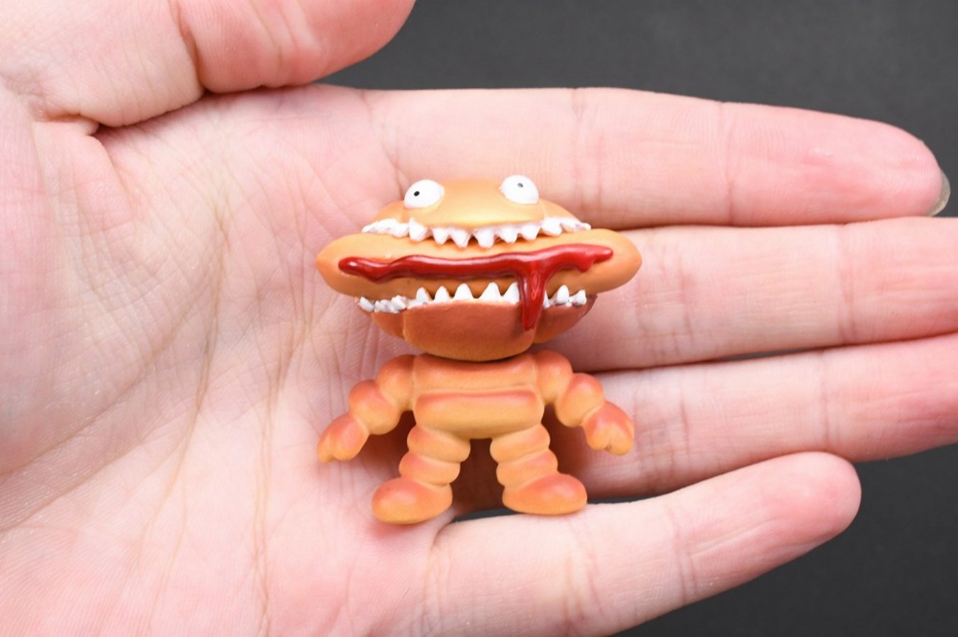 Stasto capsule toys cute Gray  - Zombie Snacks recension och pris